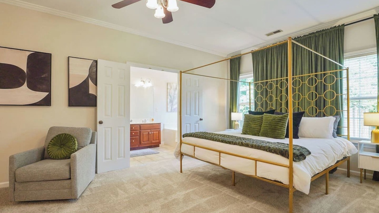 Photo of Bedroom in Alabaster