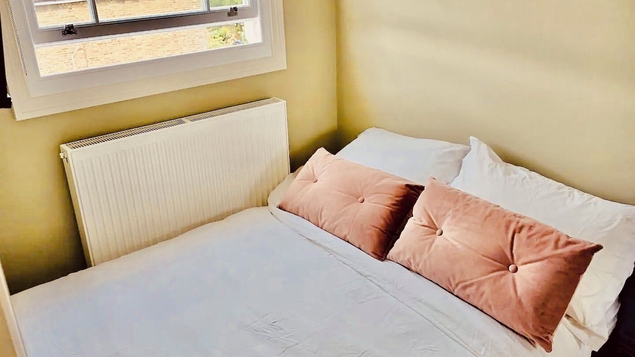 Photo of Bedroom in Stroud Green