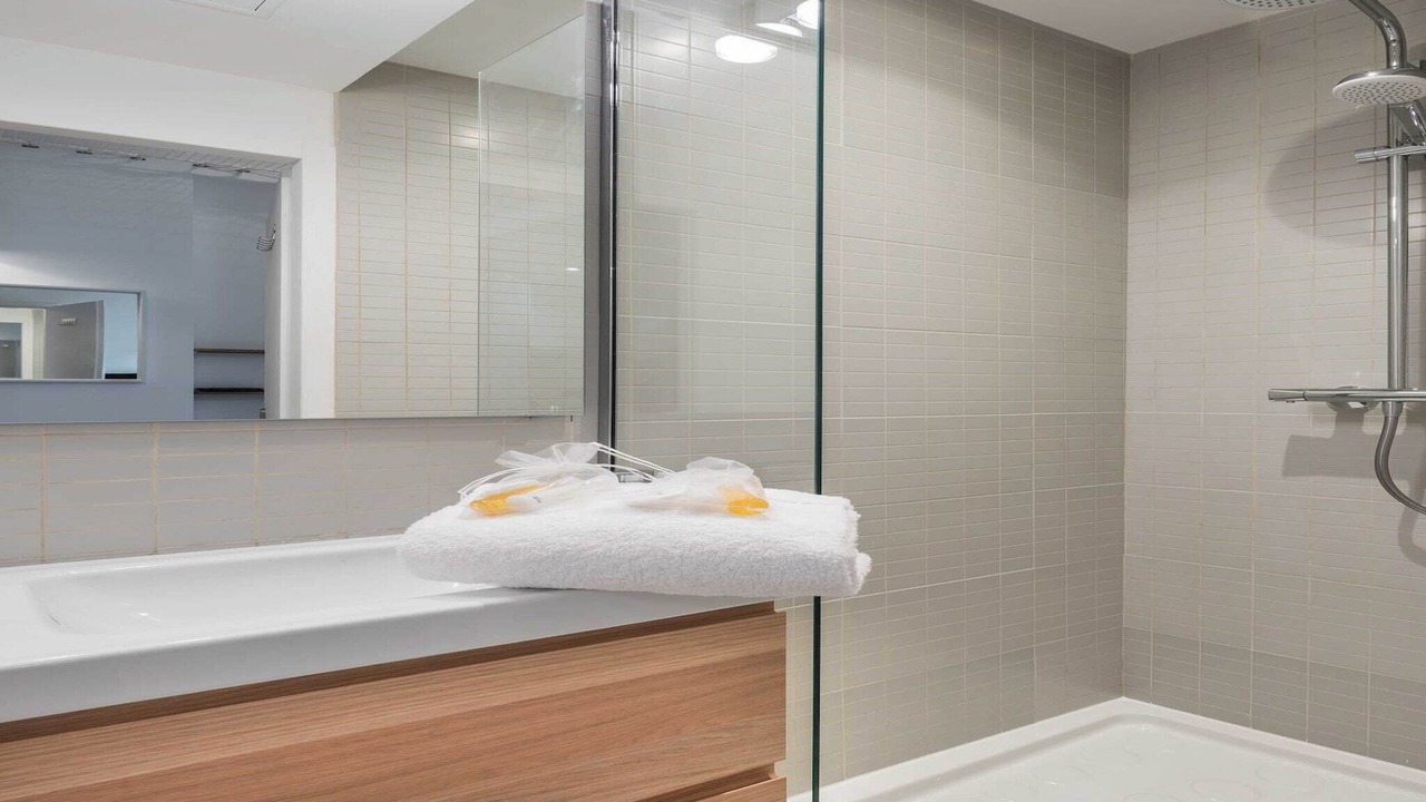 Photo of Bathroom in 2nd Arrondissement