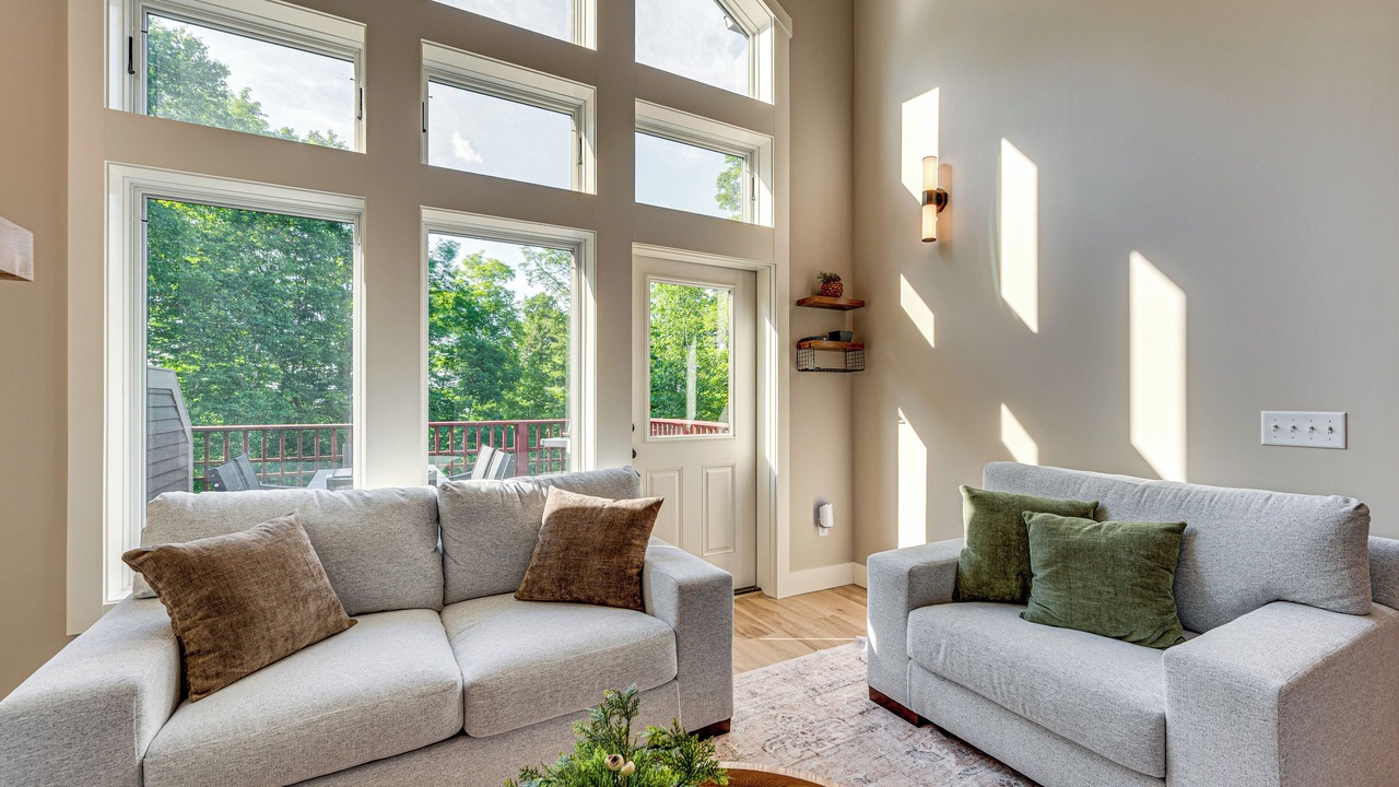 Photo of Livingroom in East Burke