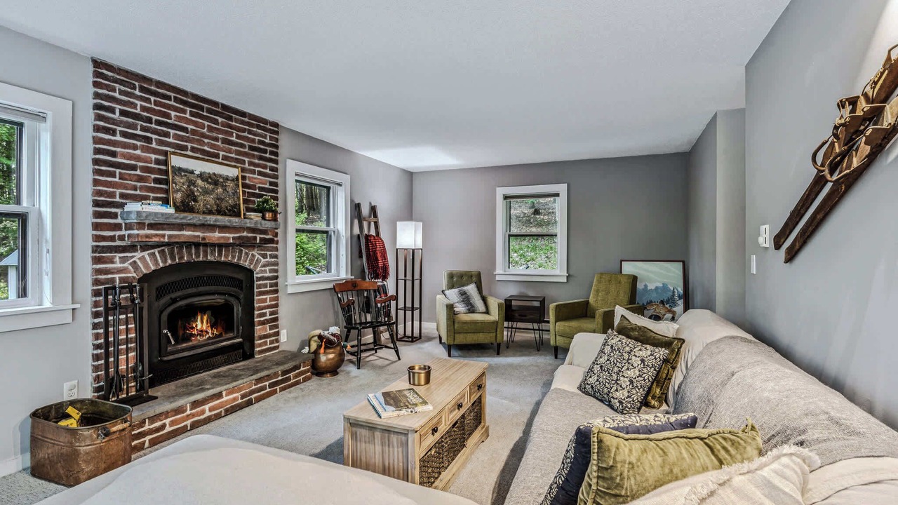 Photo of Livingroom in West Hartford