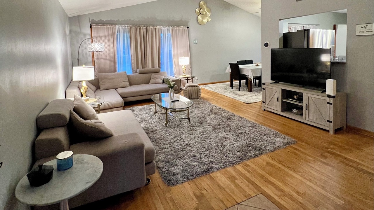Photo of Livingroom in Glenview