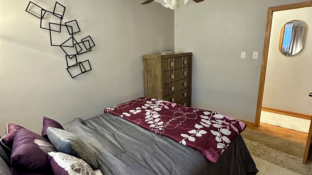 Photo of Bedroom in Glenview