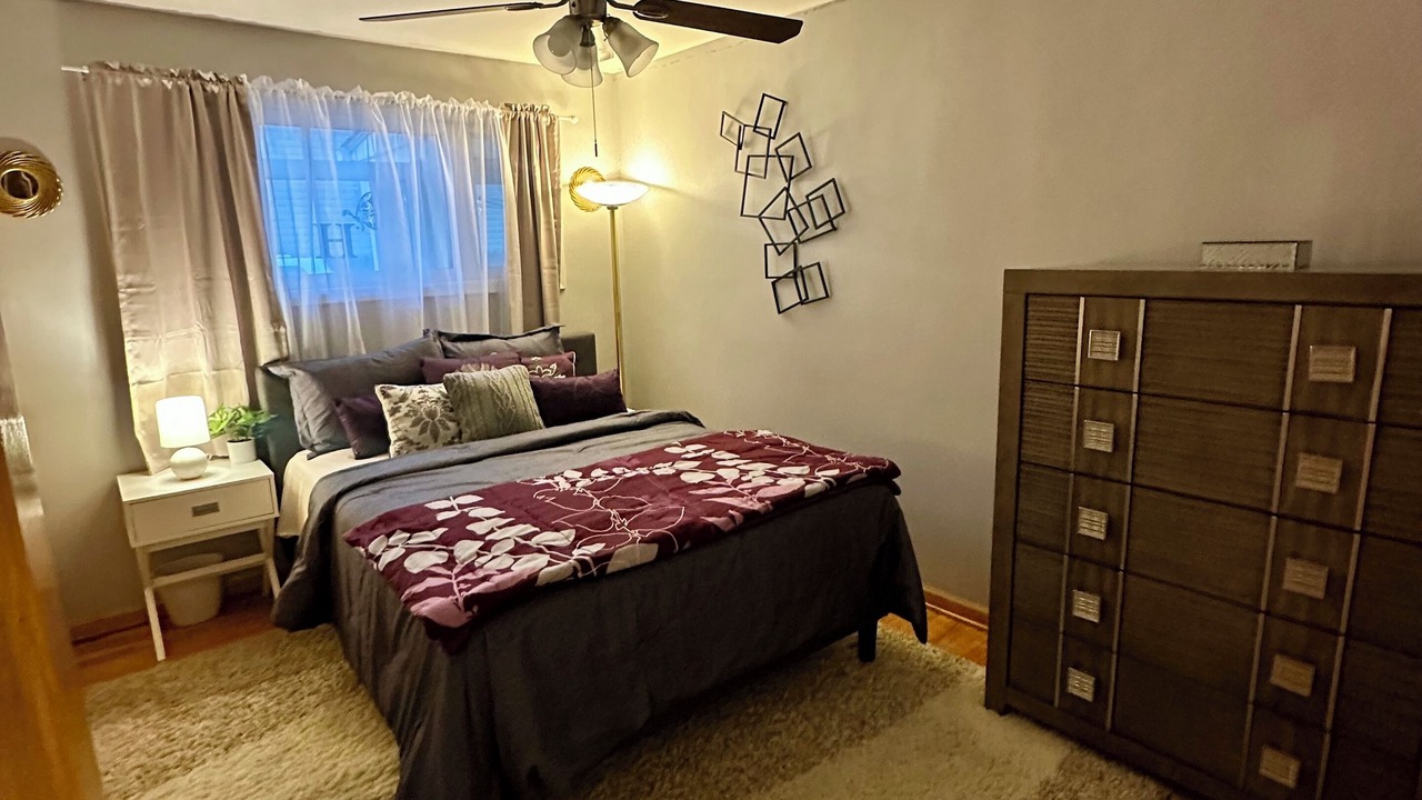 Photo of Bedroom in Glenview