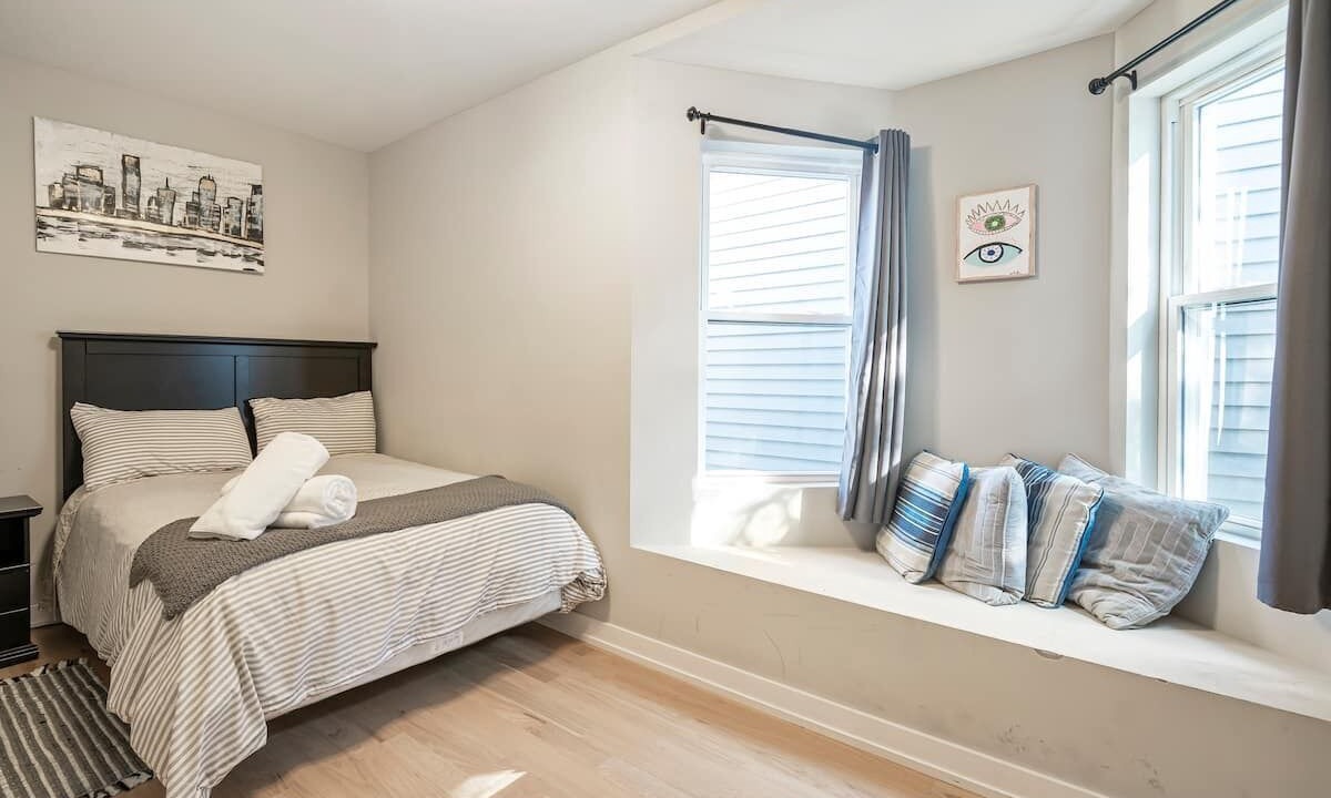 Photo of Bedroom in Logan Square