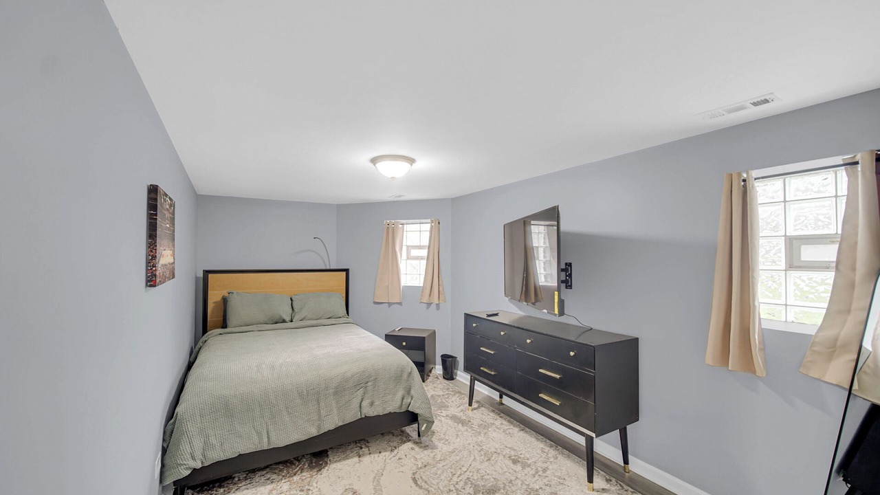 Photo of Bedroom in Woodlawn