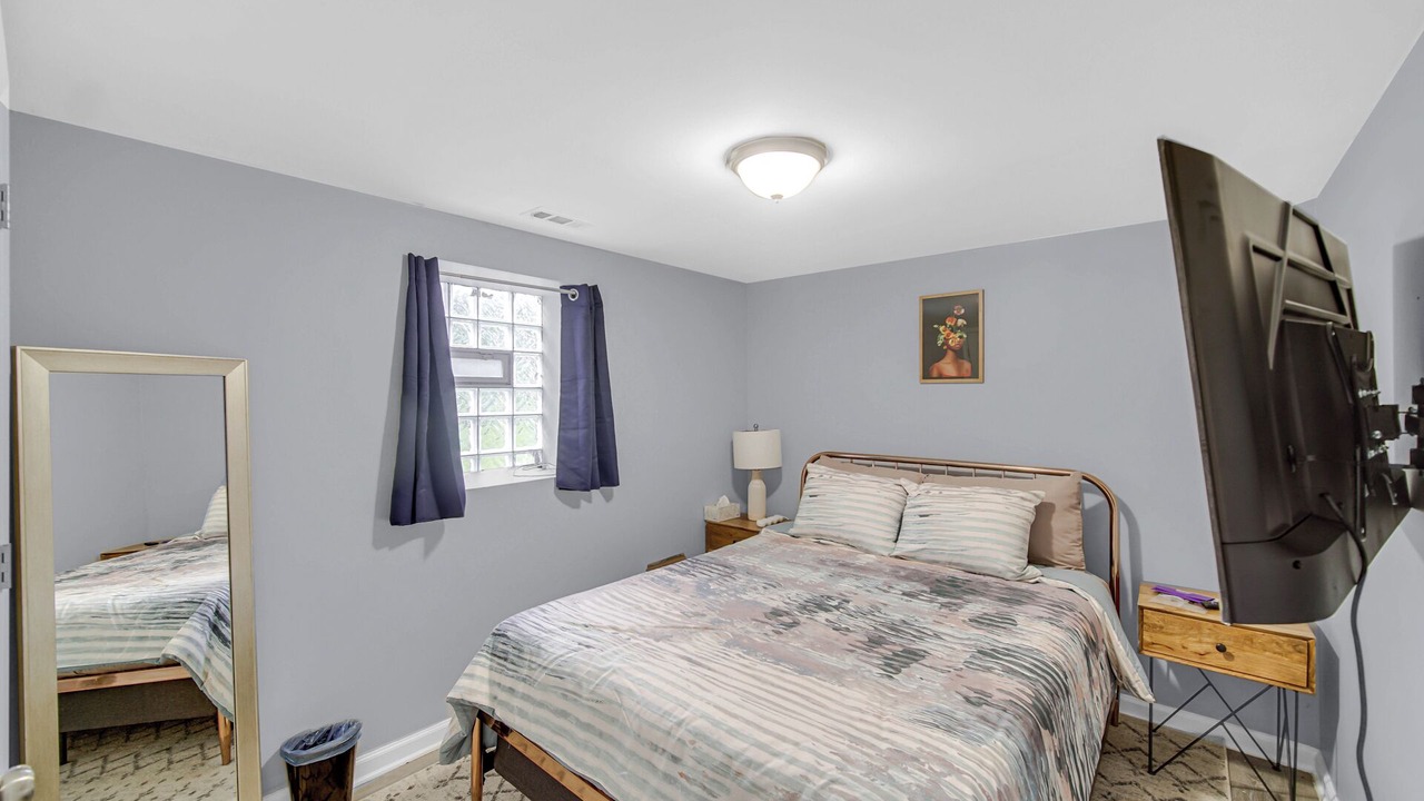 Photo of Bedroom in Woodlawn