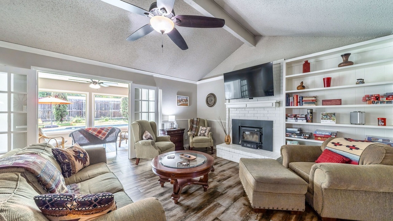 Photo of Livingroom in North Richland Hills