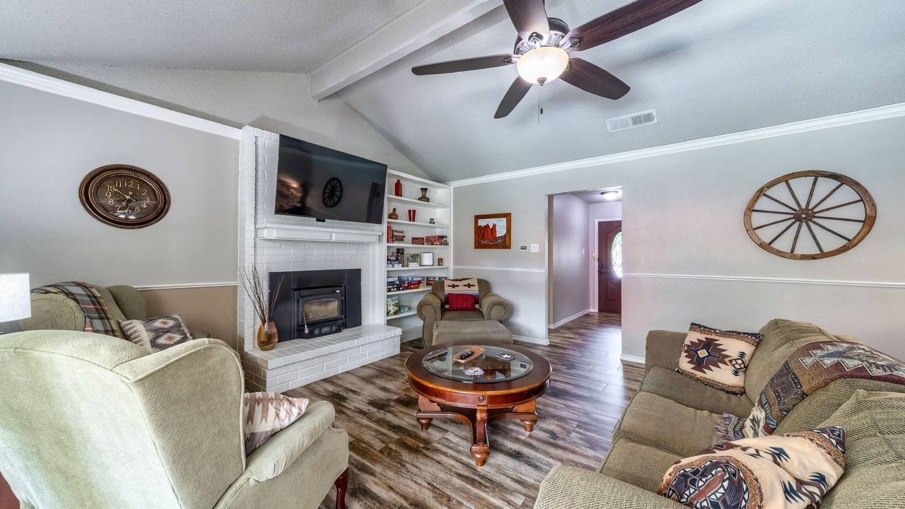 Photo of Livingroom in North Richland Hills