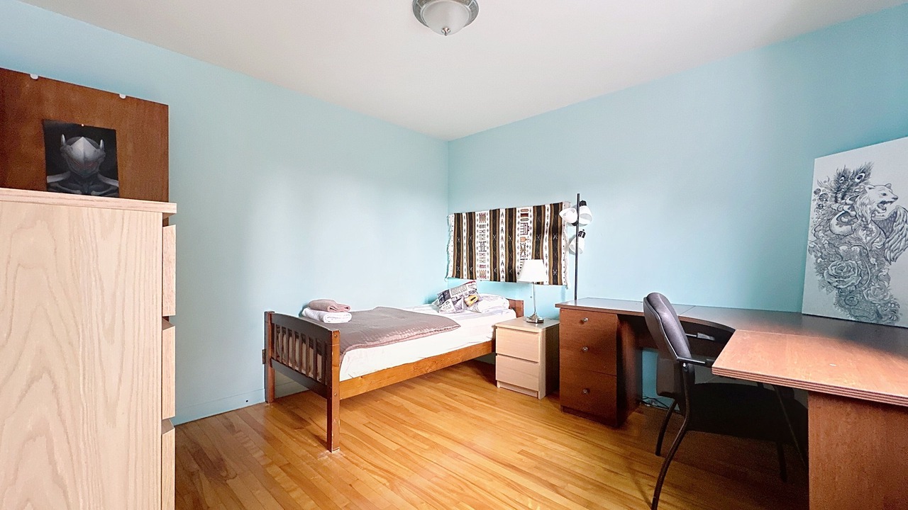 Photo of Bedroom in Laval