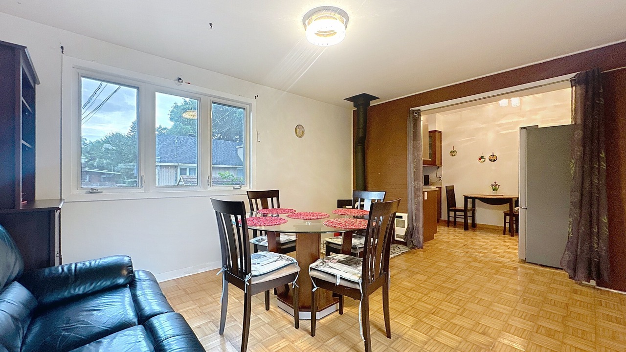 Photo of Livingroom in Laval