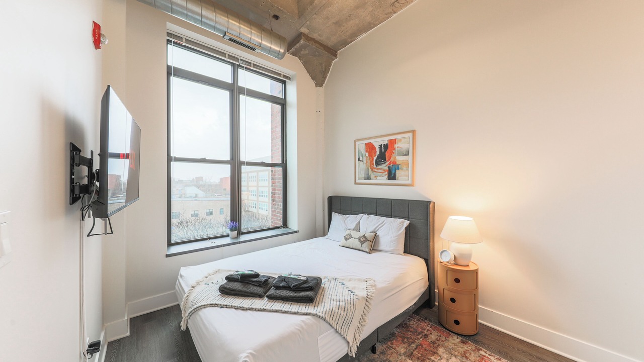 Photo of Bedroom in Near South Side