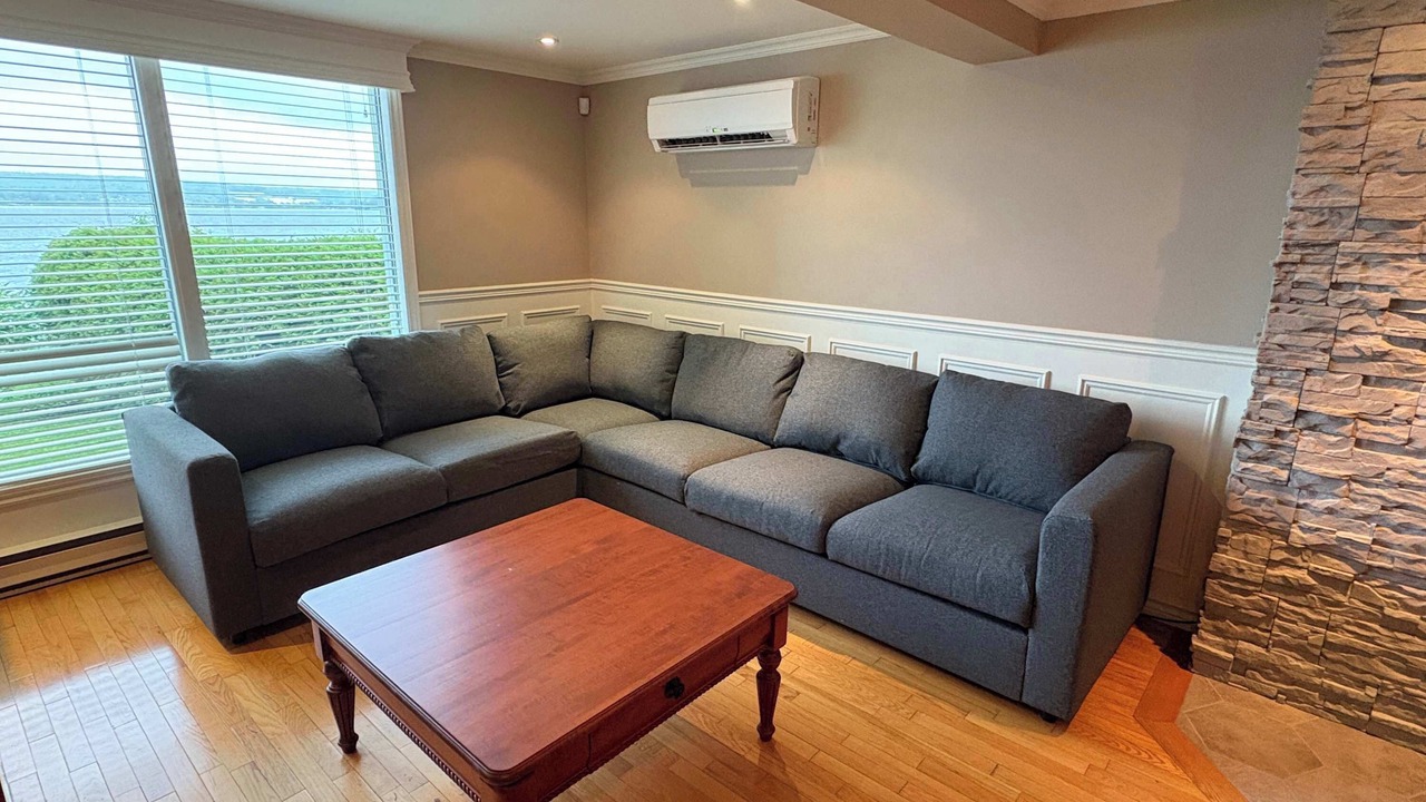 Photo of Livingroom in Sherbrooke