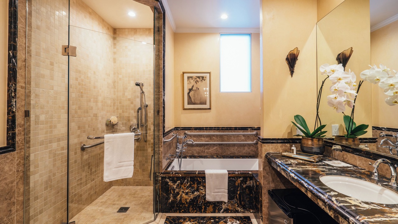 Photo of Bathroom in Lower Pacific Heights