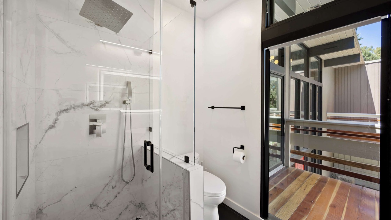 Photo of Bathroom in Sherman Oaks