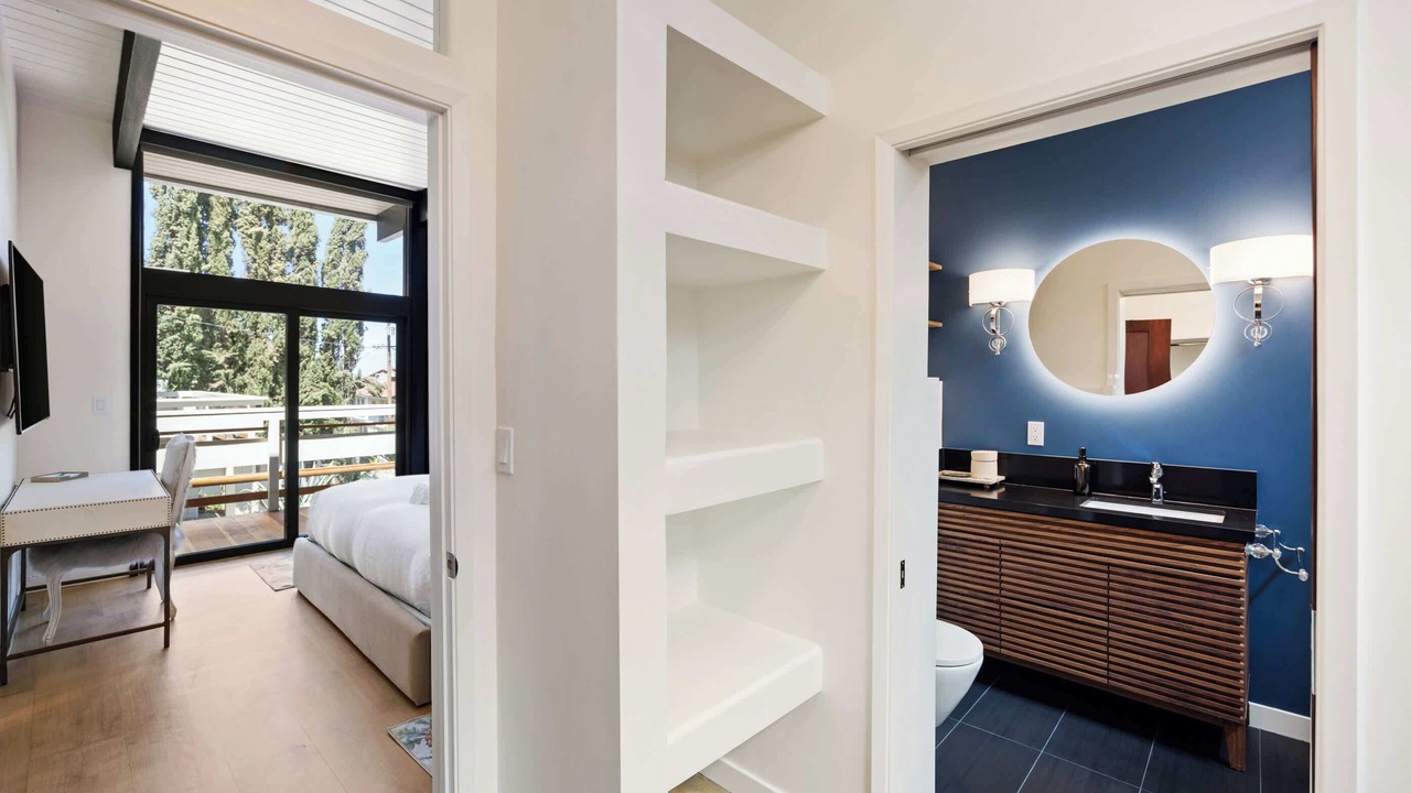 Photo of Bedroom in Sherman Oaks