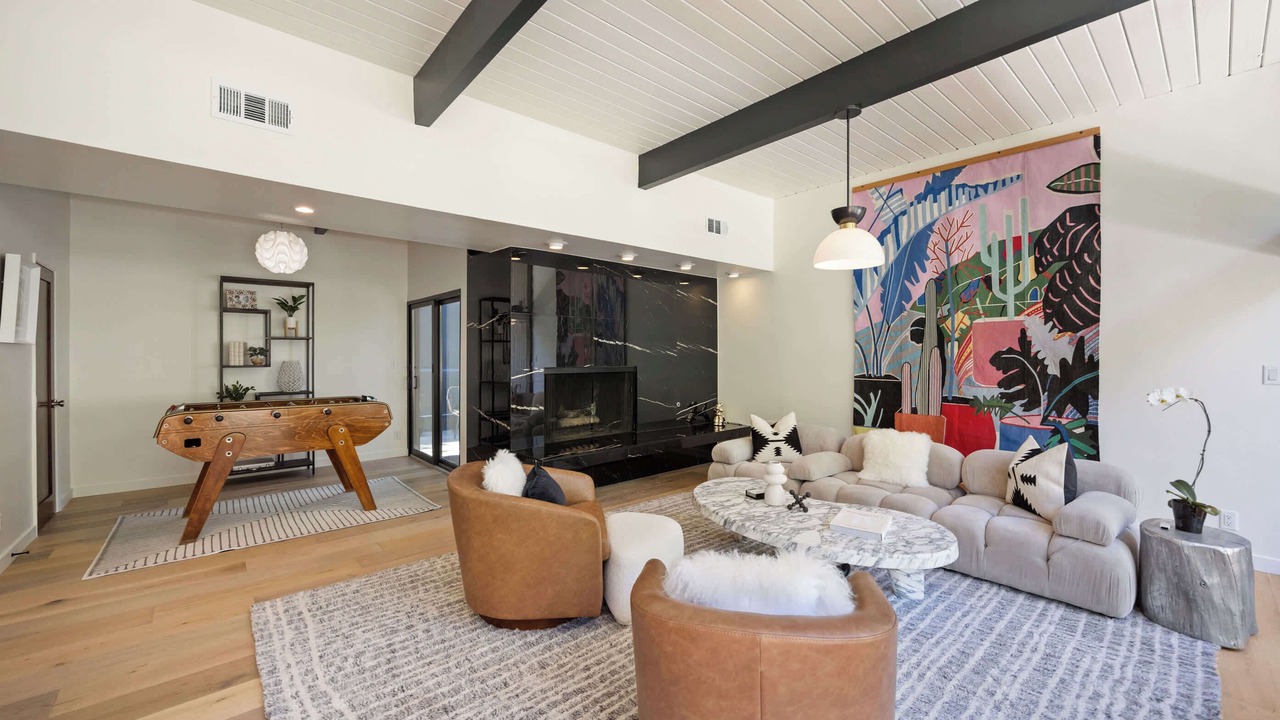 Photo of Livingroom in Sherman Oaks
