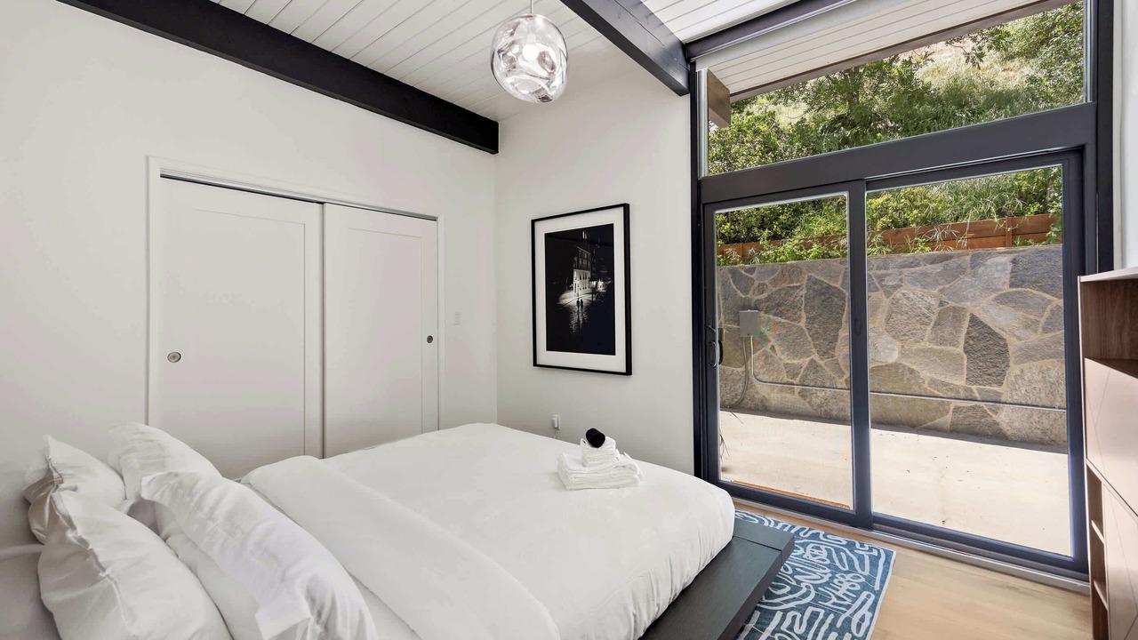 Photo of Bedroom in Sherman Oaks