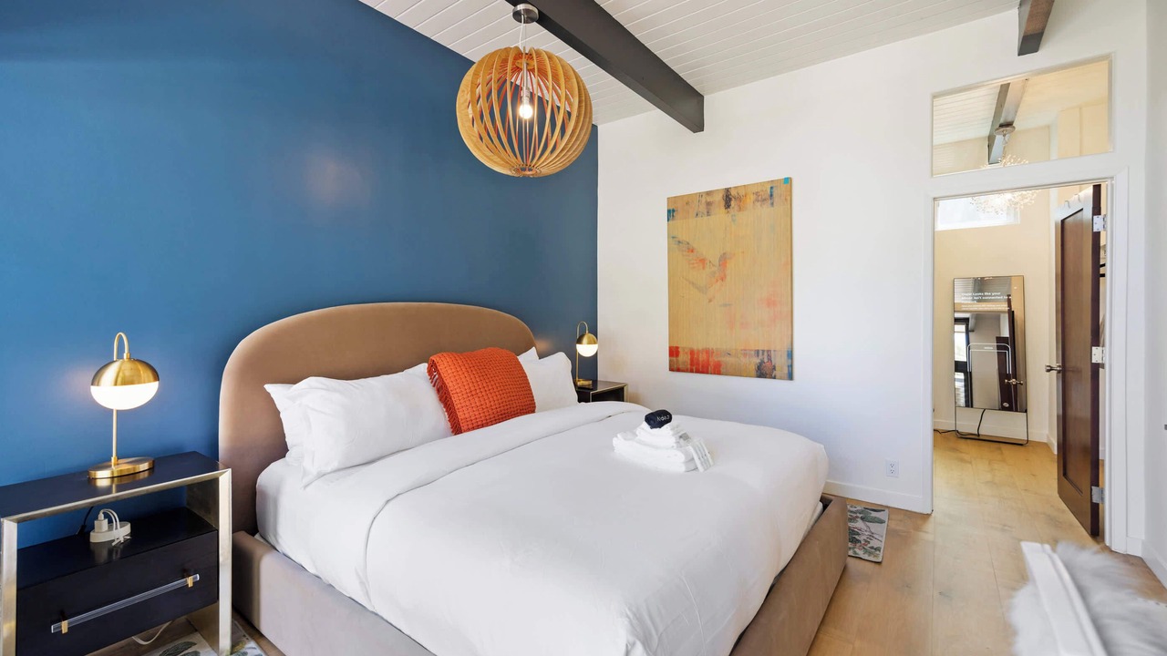 Photo of Bedroom in Sherman Oaks