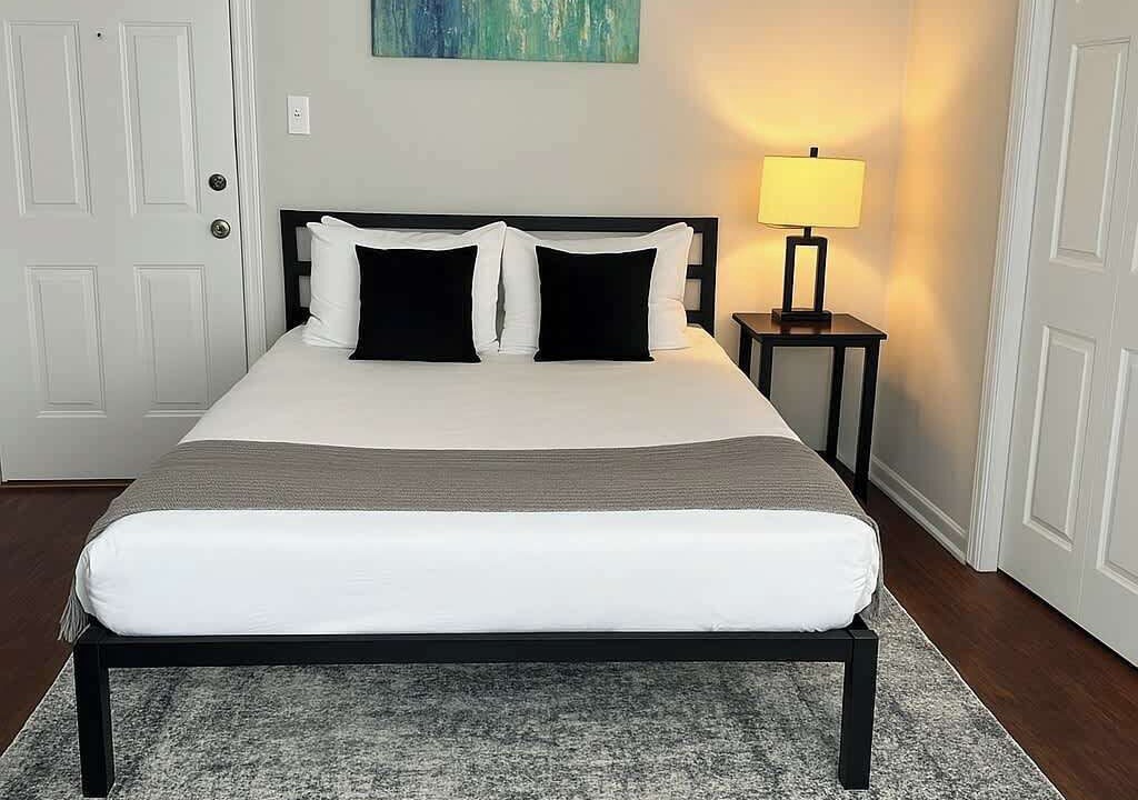 Photo of Bedroom in Rogers Park