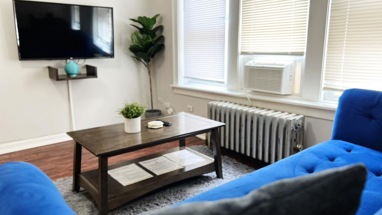 Photo of Livingroom in Rogers Park