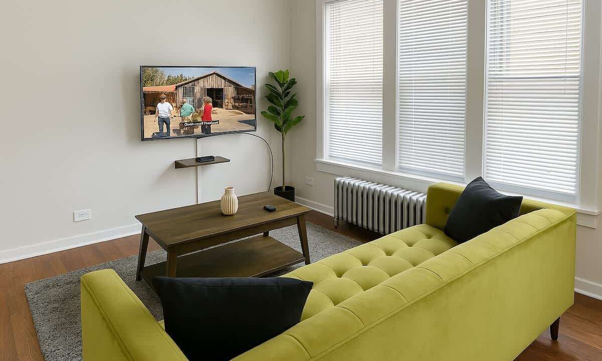Photo of Livingroom in Rogers Park