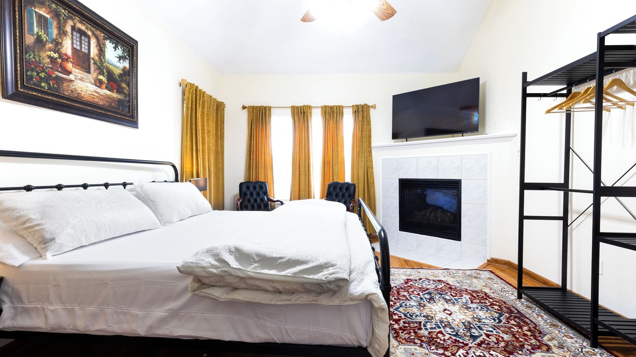 Photo of Bedroom in Allen
