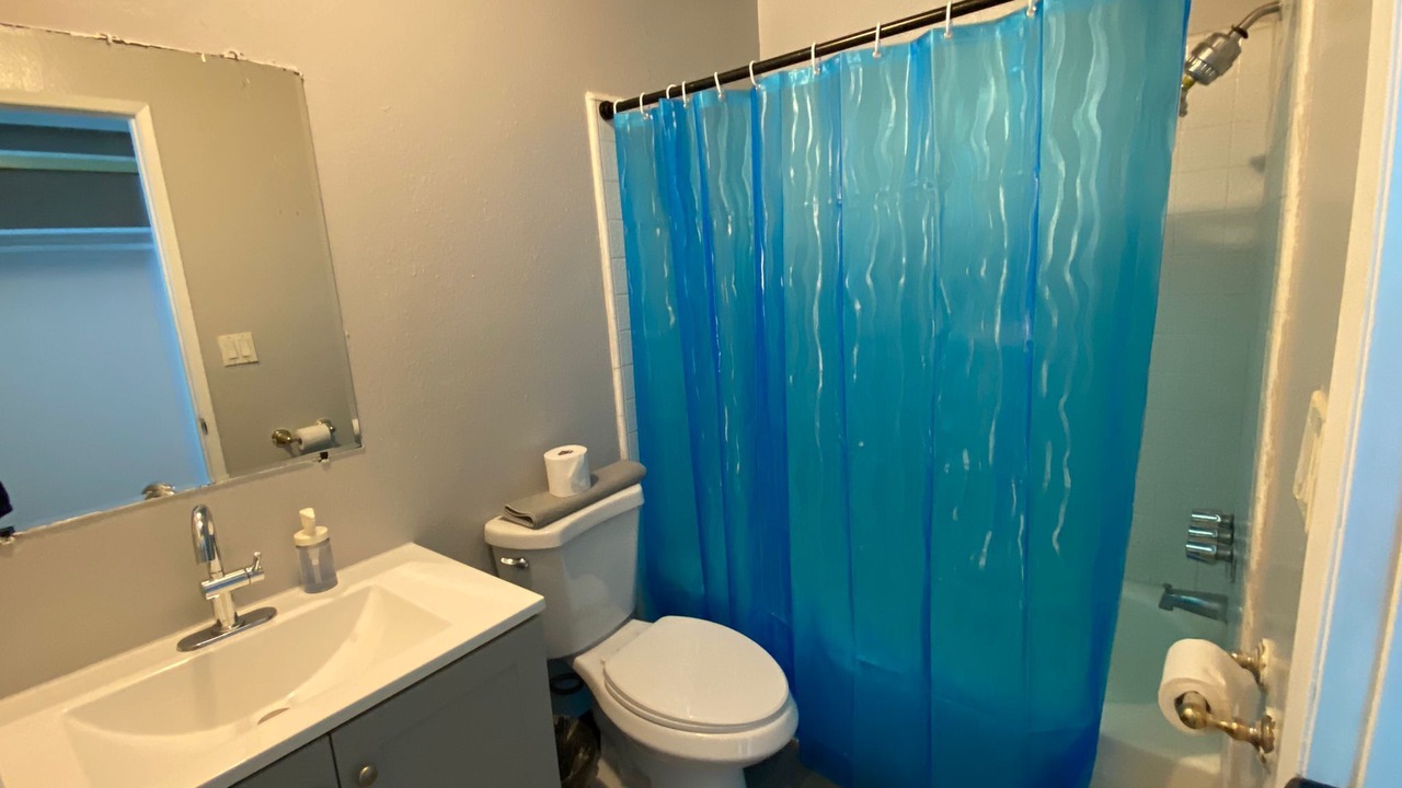 Photo of Bathroom in Pico - Robertson