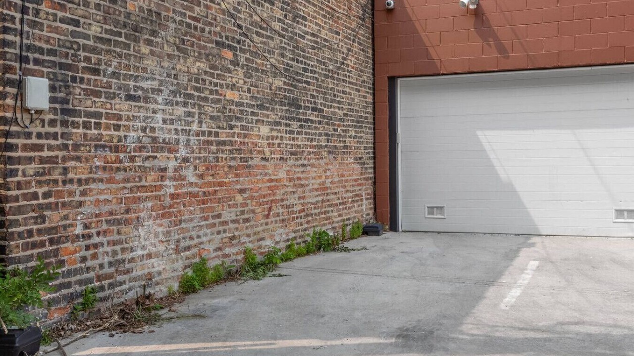 Photo of Outdoor in West Town