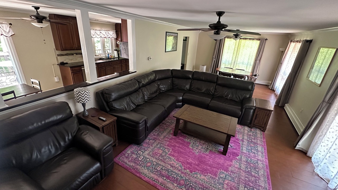 Photo of Livingroom in Swan Lake