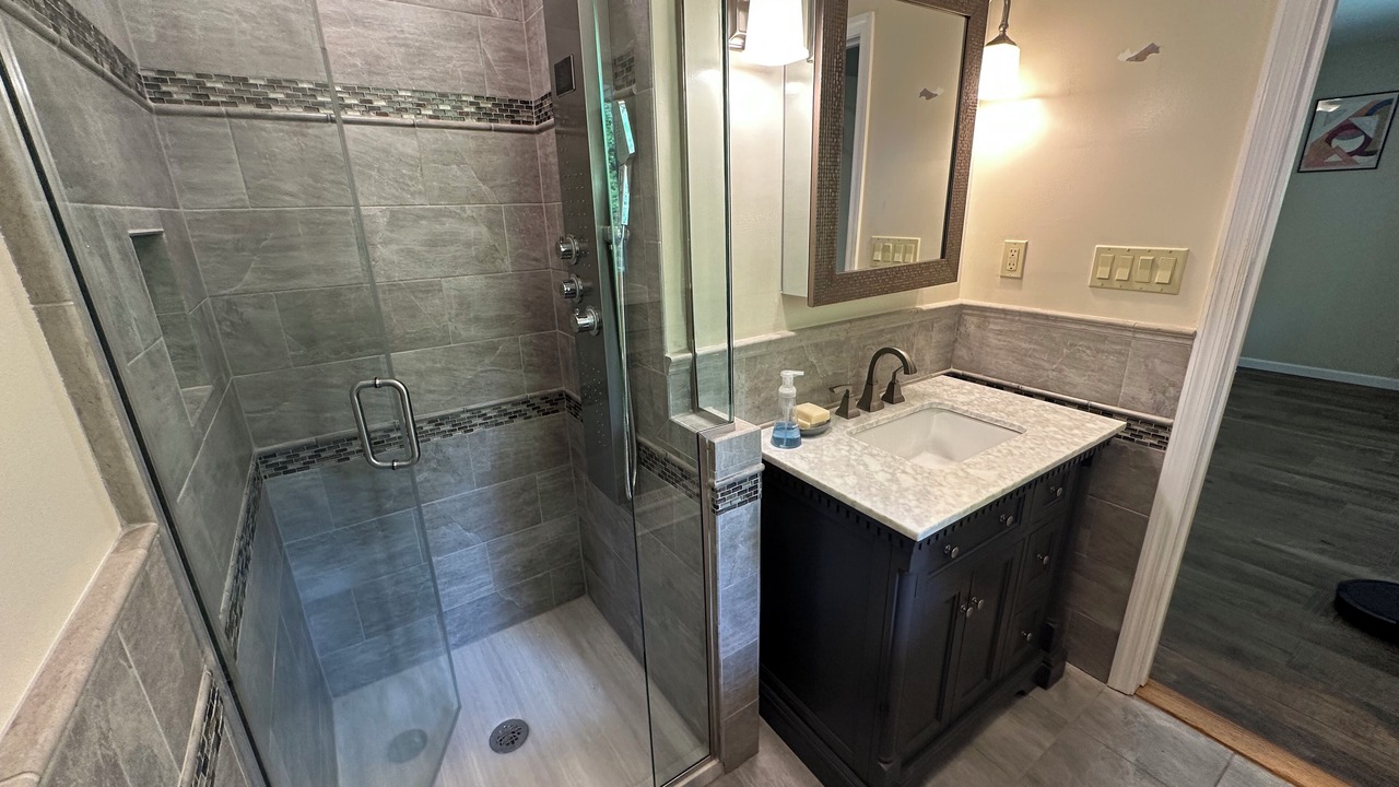 Photo of Bathroom in Swan Lake