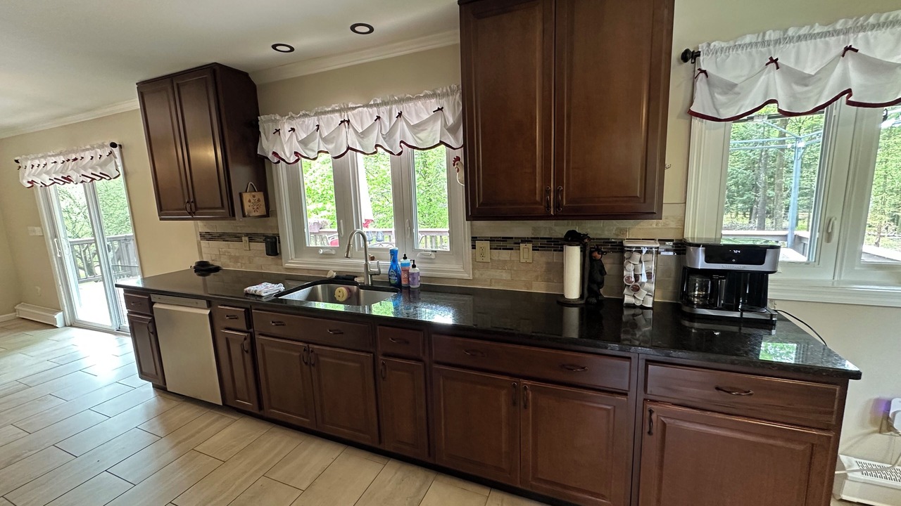 Photo of Kitchen in Swan Lake