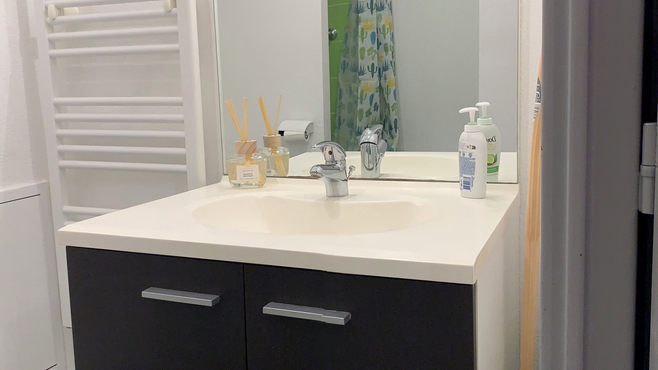 Photo of Bathroom in Jules Ferry - Recamier