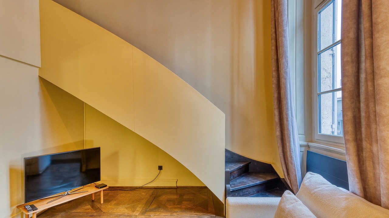 Photo of Livingroom in Carnot - Gailleton