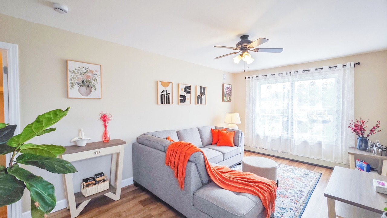Photo of Livingroom in North River
