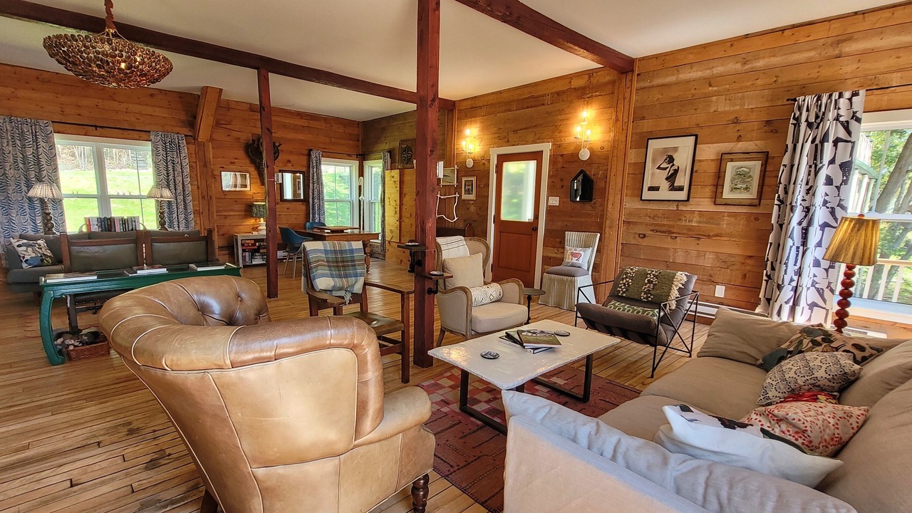 Photo of Livingroom in North Hatley