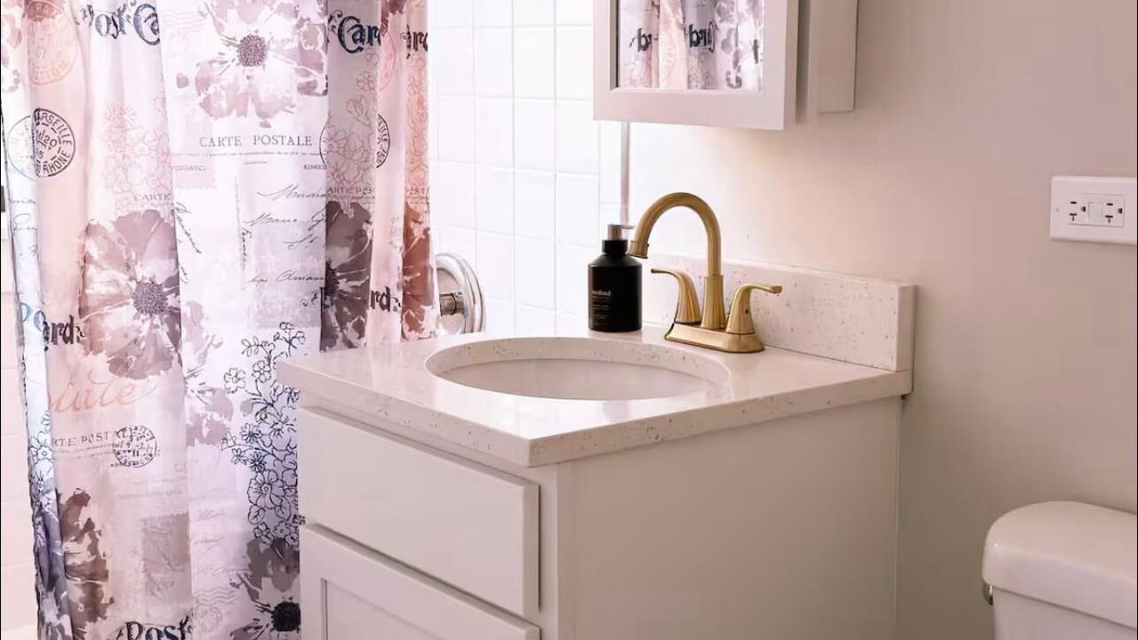 Photo of Bathroom in Edgewater