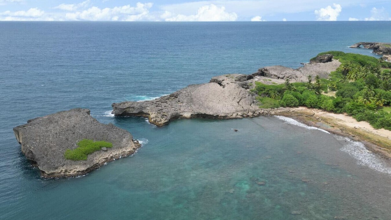 Photo of Others in Islote