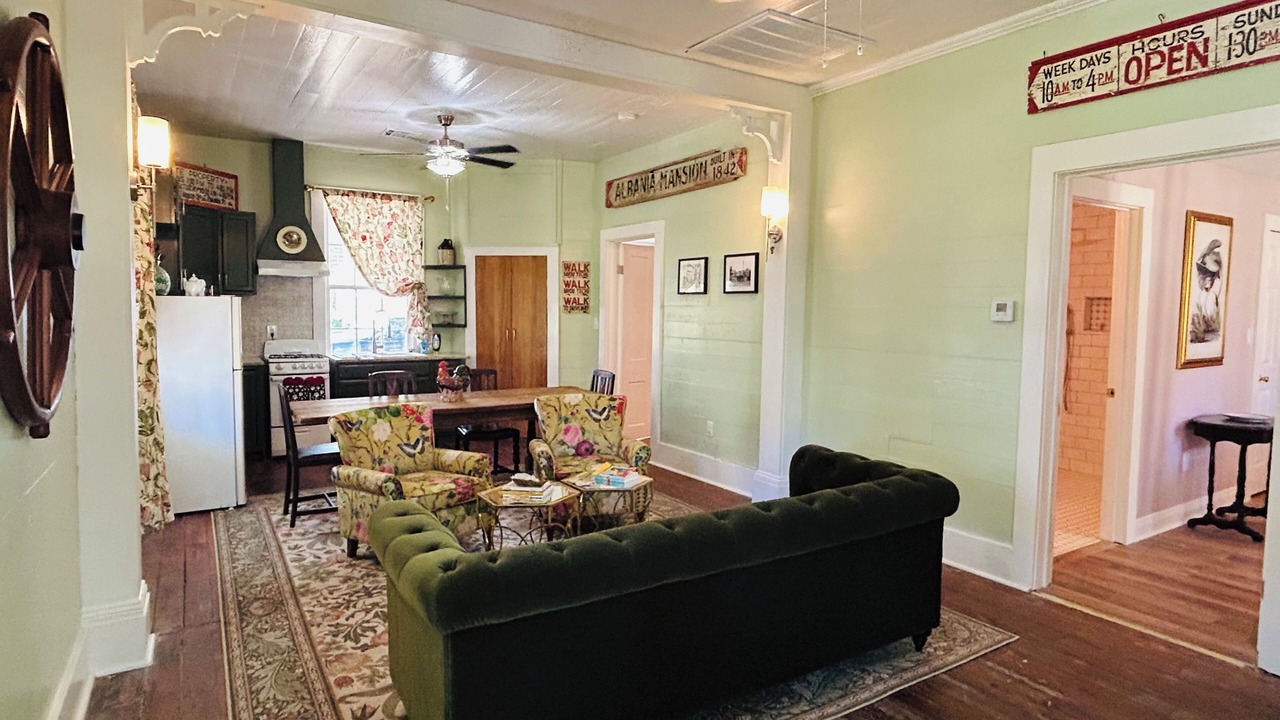 Photo of Livingroom in Jeanerette