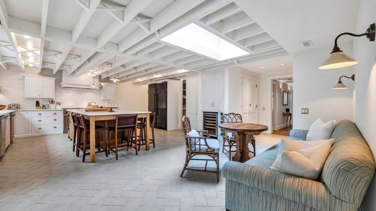 Photo of Livingroom in Amagansett
