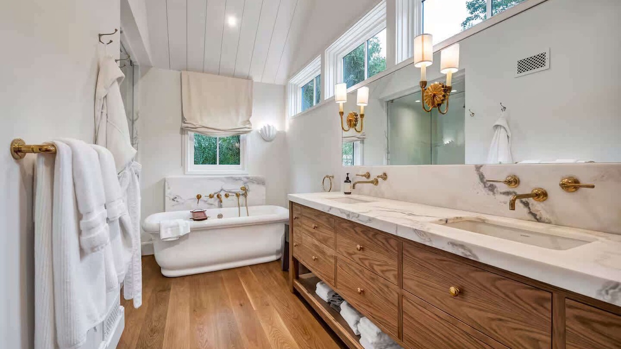 Photo of Bathroom in Amagansett