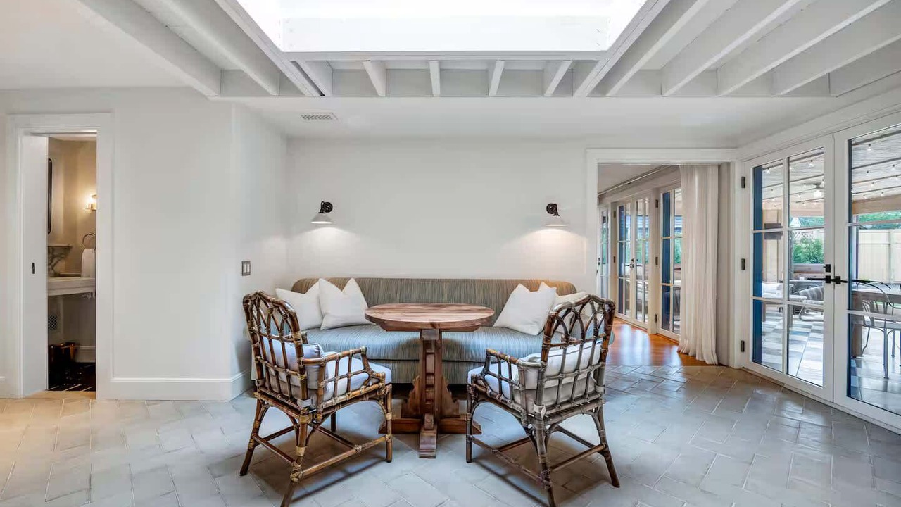 Photo of Livingroom in Amagansett