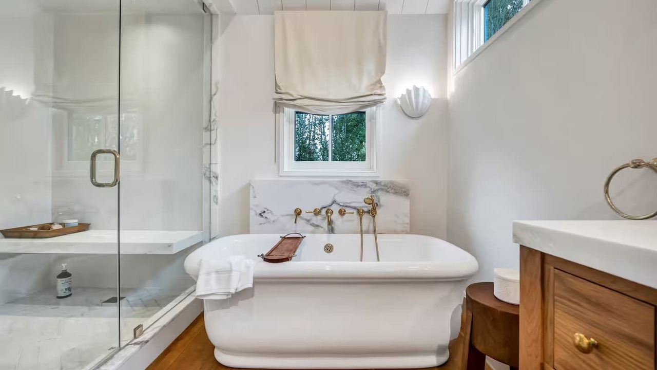 Photo of Bathroom in Amagansett