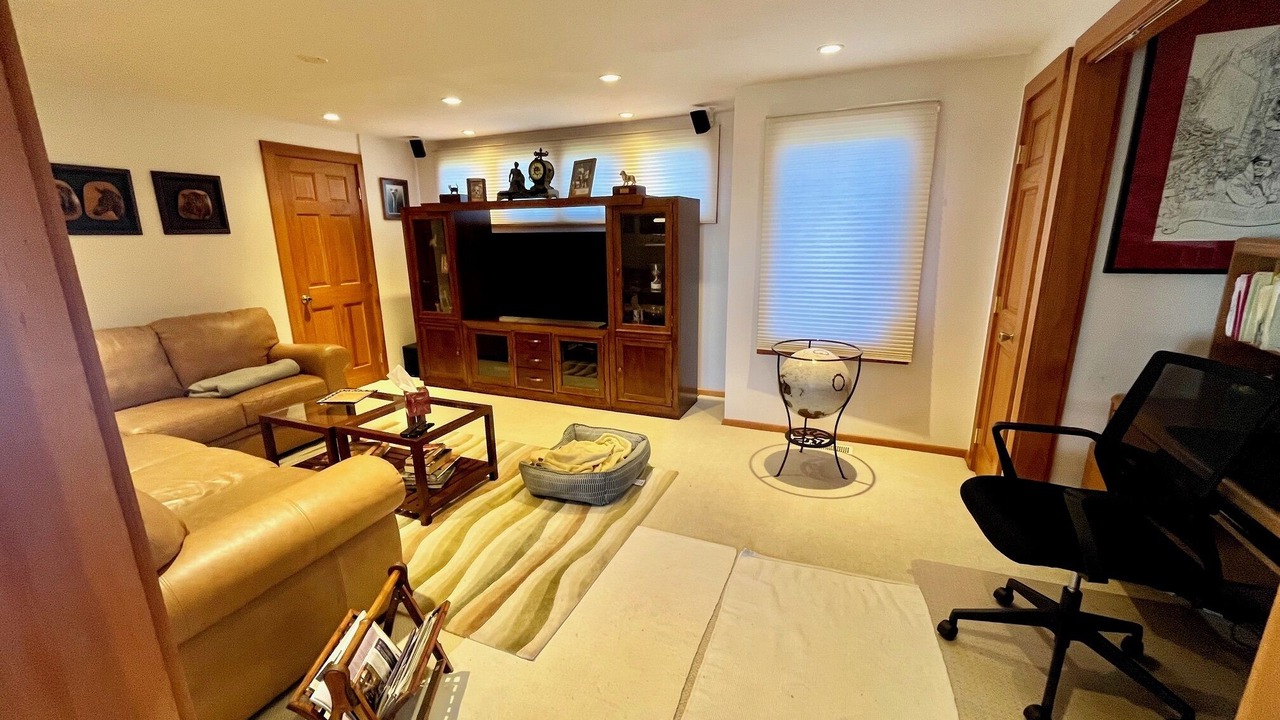 Photo of Livingroom in Mattituck