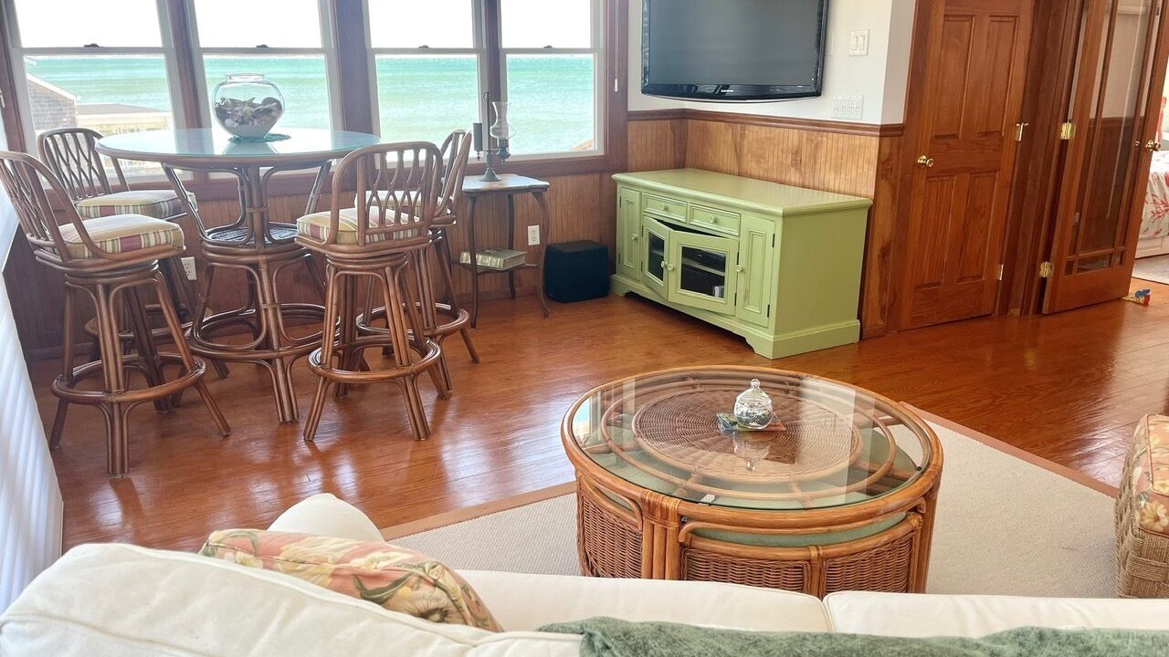 Photo of Livingroom in Mattituck