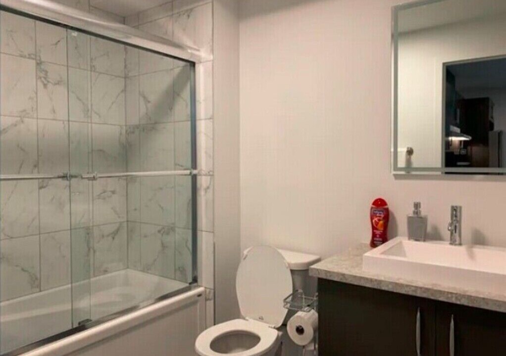 Photo of Bathroom in Longueuil
