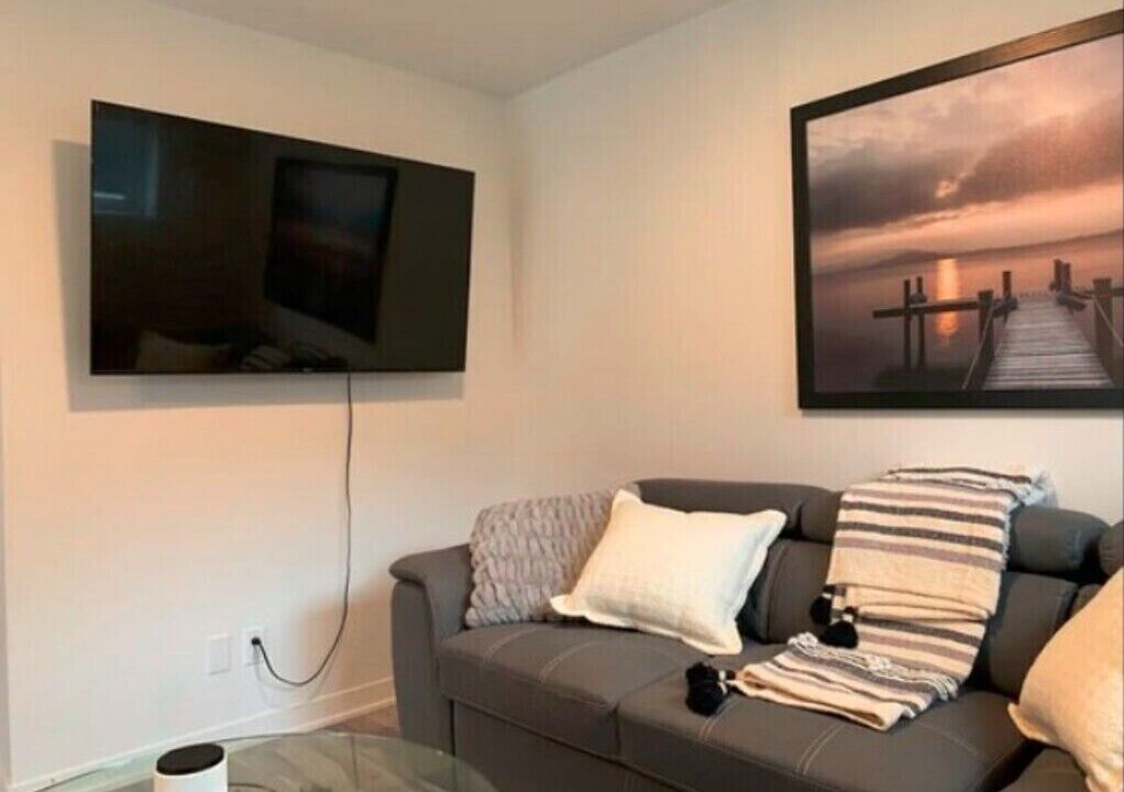 Photo of Livingroom in Longueuil