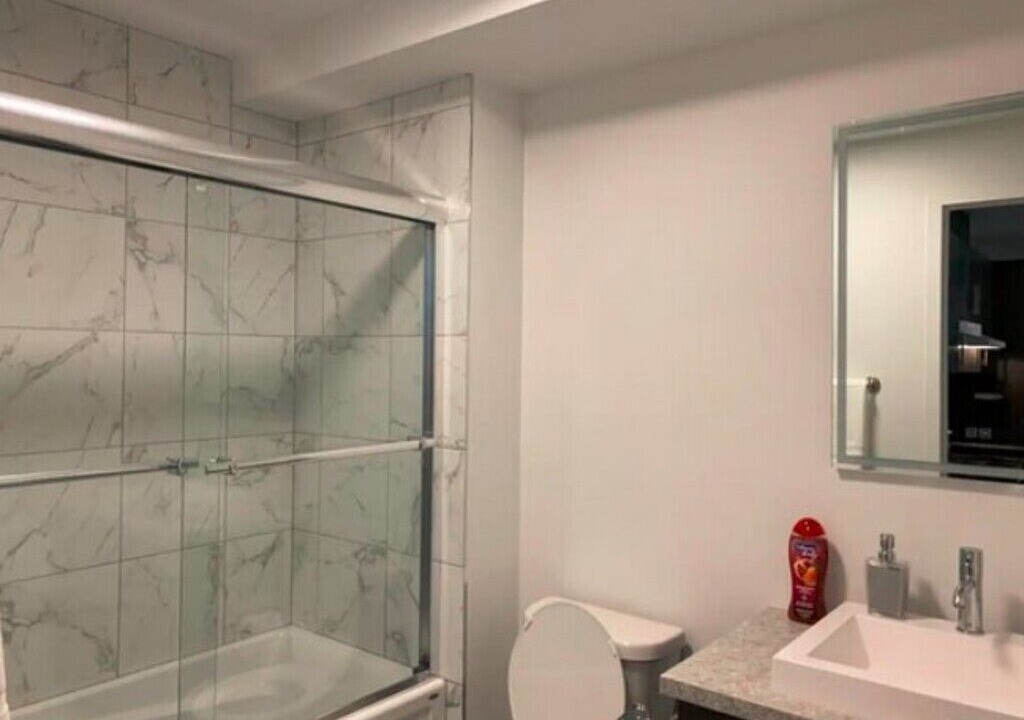 Photo of Bathroom in Longueuil