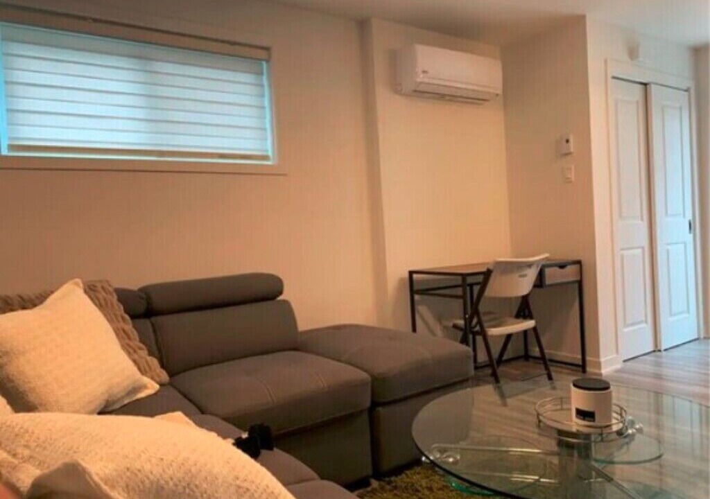 Photo of Livingroom in Longueuil