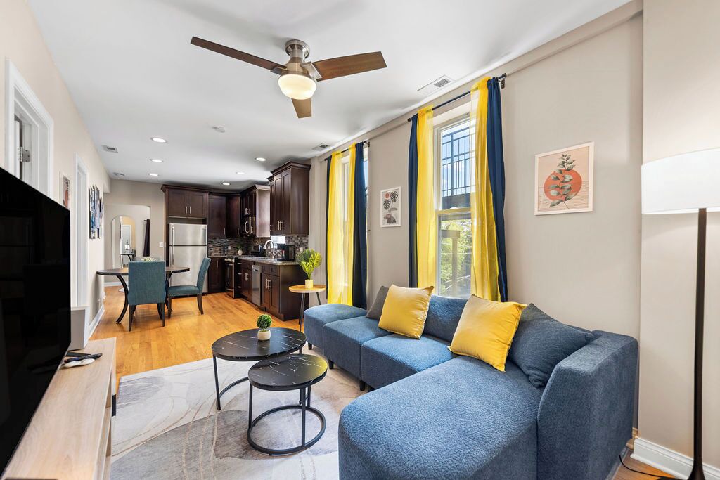 Photo of Livingroom in West Bucktown